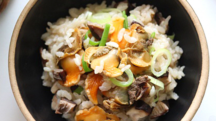 꼬막 버섯 솥밥