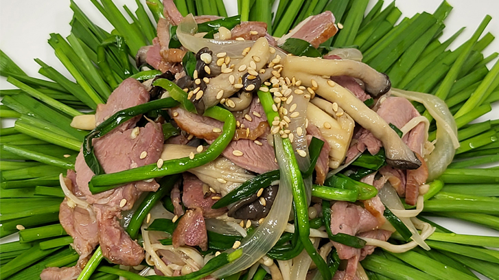 훈제오리 부추볶음